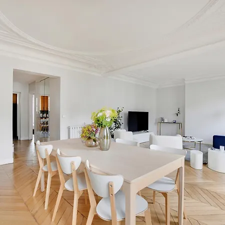 Prestige Avenue Kleber 아파트