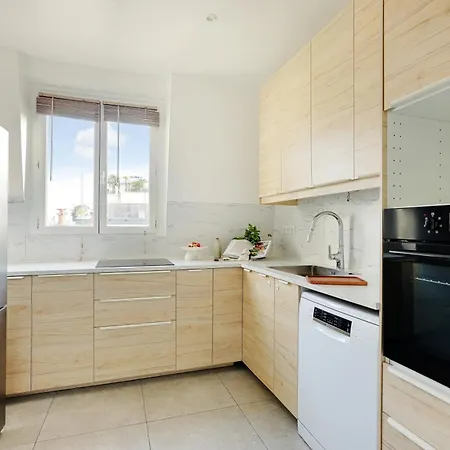 Апартаменты Prestige Avenue Kleber